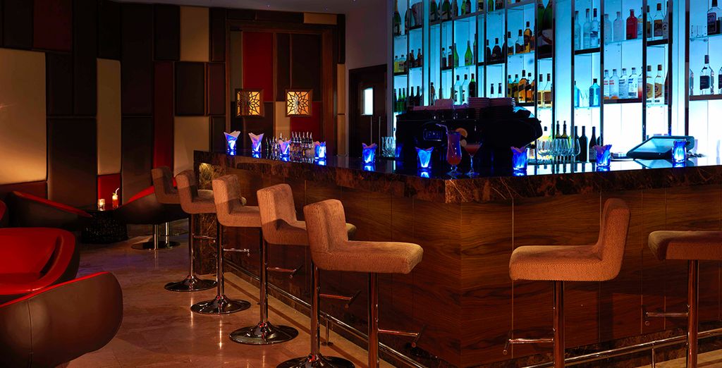 Grand Millennium Business Bay 5* + Radisson Blu Yas Island 4*