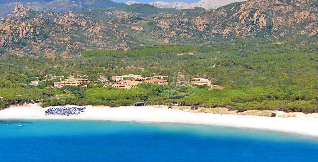 Cala Ginepro Resort 4* con traghetto Sardinia Ferries