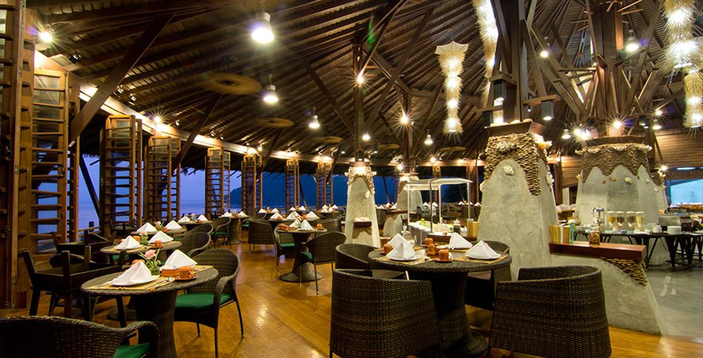 Samui Buri Beach Resort 4* + Panviman Resort 5*