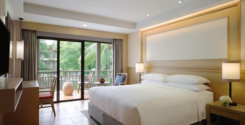 The Sukosol Hotel 5* + Phuket Marriott Resort and Spa, Merlin Beach 5* 