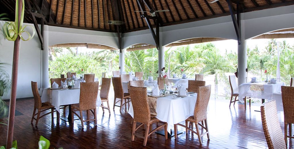 FuramaXclusive Resort & Villas 5* + The Lokha Umalas Villas & Spa 4* + Tanadewa Villas & Spa 4*