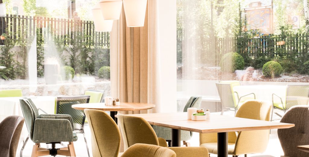 Flora Hotel & Suite