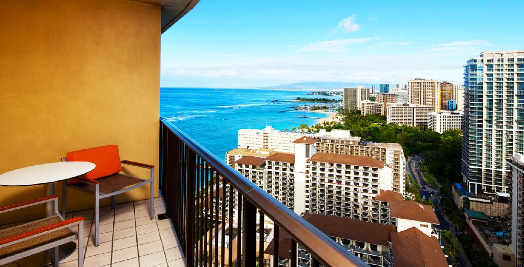 Luxe Sunset Boulevard Hotel 4* & Sheraton Waikiki Hotel 4*