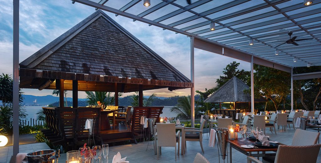 Hotel Stripes Kuala Lumpur 5* + Gaya Island Resort 5*