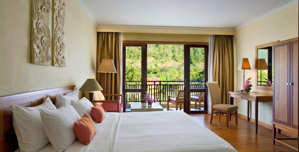 Galleria 12 Bangkok Hotel by Compass Hospitality 4* + The Emerald Cove Koh Chang 5*