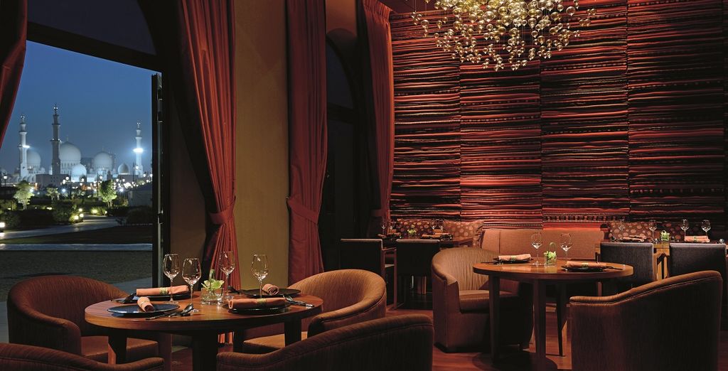 The Ritz-Carlton Abu Dhabi Grand Canal 5*