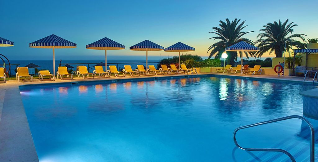 Ramada by Wyndham Lisbon 4* + Hotel Baía Cristal Beach & Spa Resort 4*