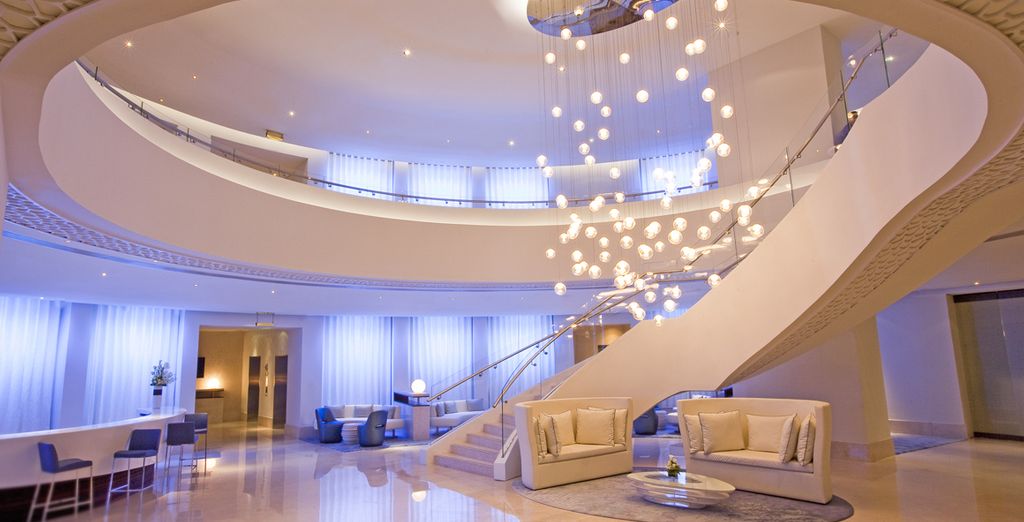 Dubai Hotel JA Ocean View & Abu Dhabi Crownw Plaza YAS
