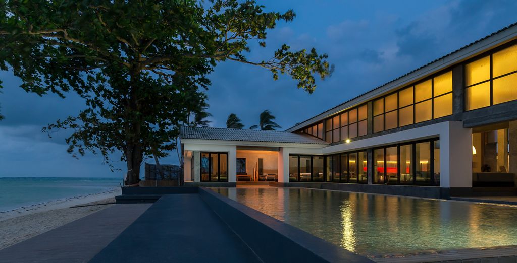 Galleria 12 Bangkok Hotel by Compass Hospitality 4* + X2 Koh Samui Resort 5*