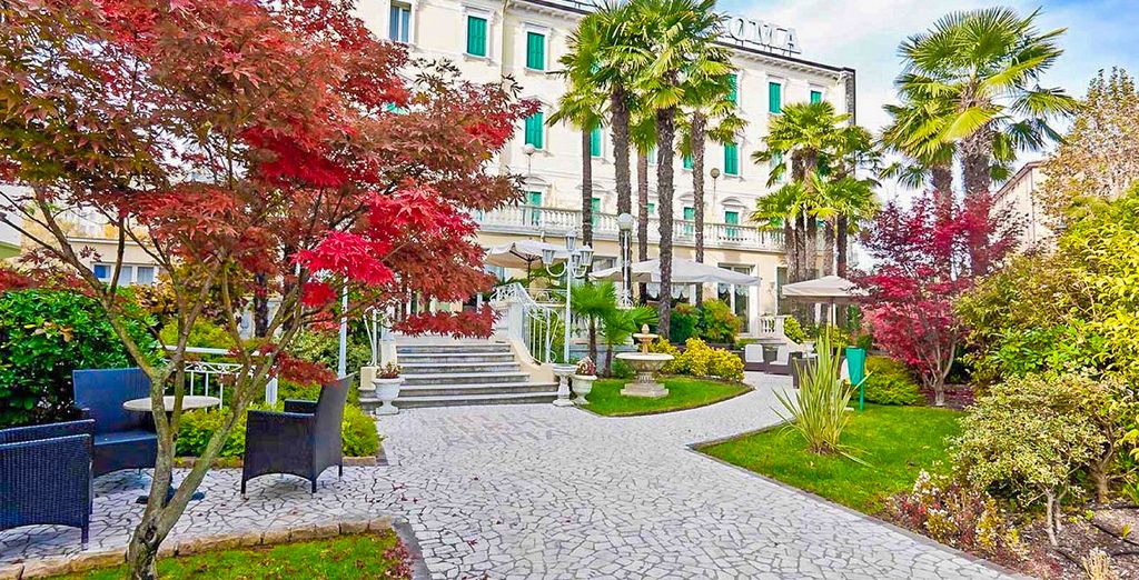 Hotel quattro stelle di alta gamma a Roma con giardino 
