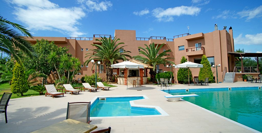 Apollo Resort Art Hotel 4*