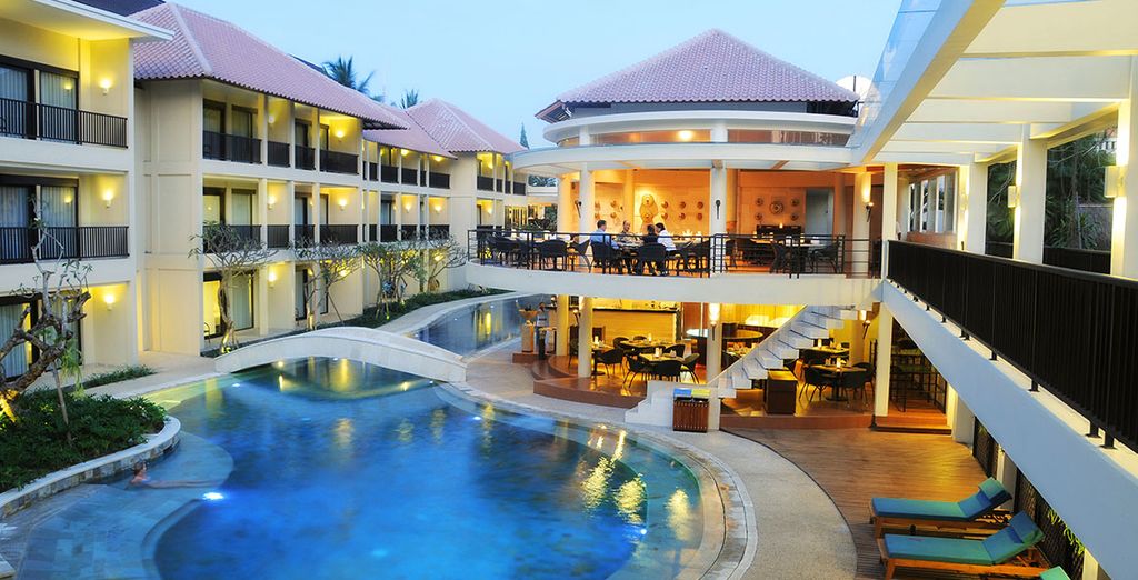 Hotel Swiss Belresort Watu Jimbar 4* o Hotel The Camakila Legian 4*