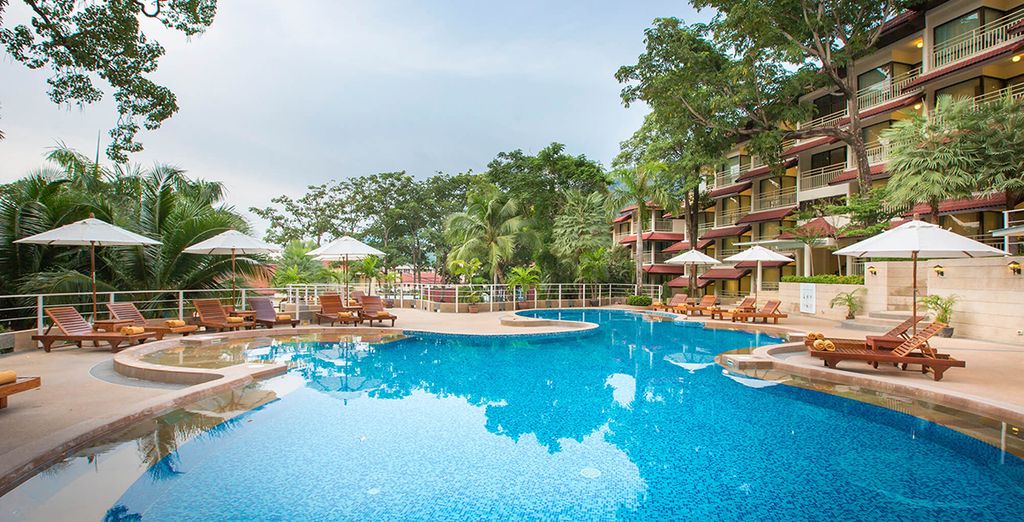 Tour a Nord di Bangkok + Chanalai Flora Resort Phuket 4*
