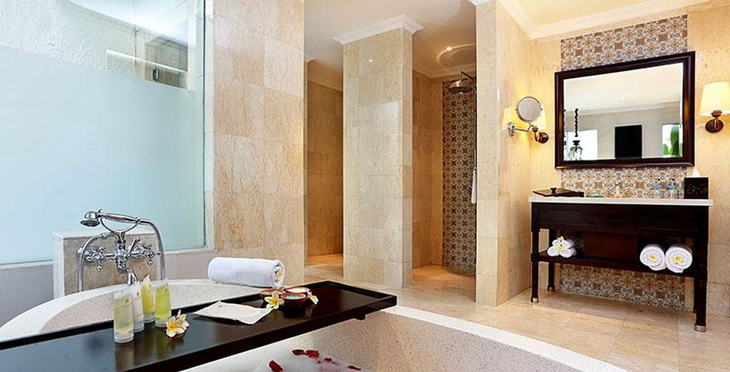 Alaya Resort Jembawan 4* + Lembongan Beach Club & Resort 5* + The Club Villas 4*