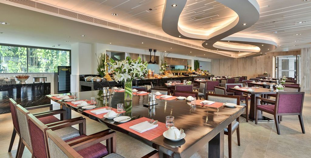 Amara Bangkok Hotel 5* & Dream Phuket Hotel 5*