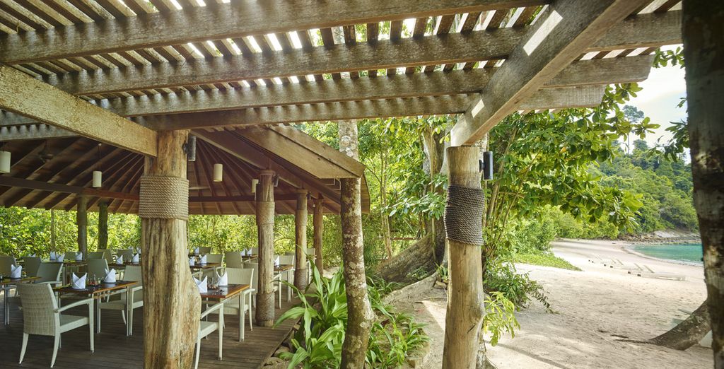 Hotel Stripes Kuala Lumpur 5* + Gaya Island Resort 5*
