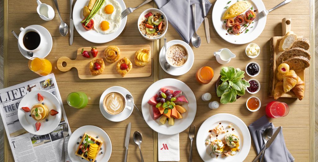 The Sukosol Hotel 5* + Phuket Marriott Resort and Spa, Merlin Beach 5* 