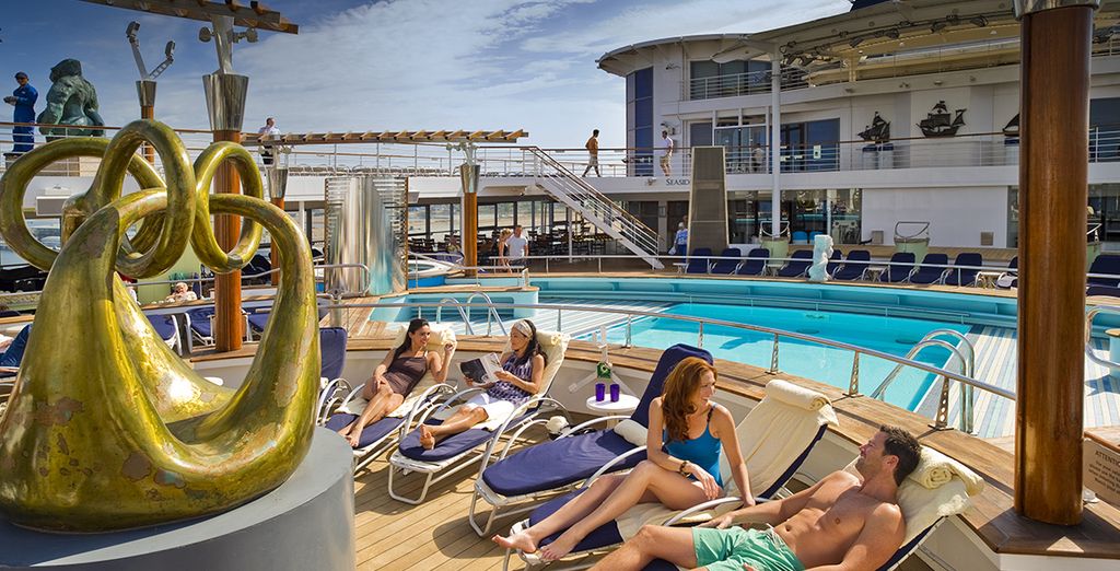 Soggiorno ad Abu Dhabi in 4* e Crociera nel Mar Arabico e in India a bordo di Celebrity Constellation