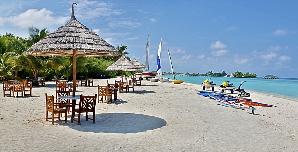Holiday Island Resort 4* or Paradise Island 4*