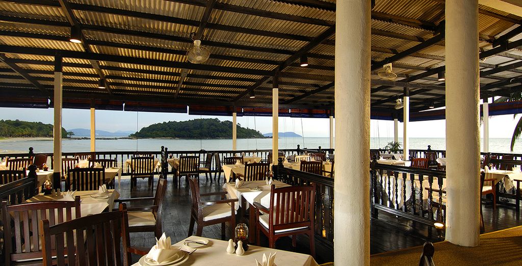 Oasia Suites Kuala Lumpur 4* + Royale Chulan Penang 4* + Berjaya Langkawi 4*
