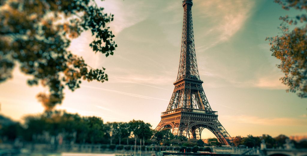 Paris travel guide - The Eiffel Tower