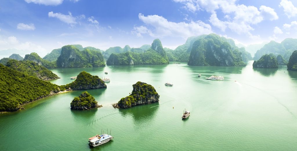 luxury holidays to vietnam : Halong Bay