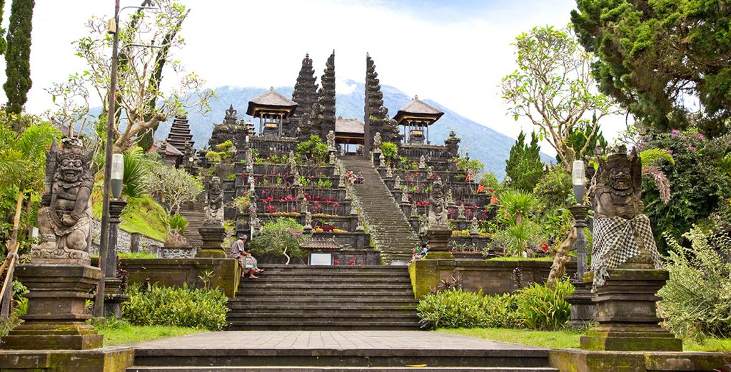 Wonders of Bali : Travel Guide
