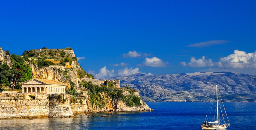 Go and discover Corfu Town