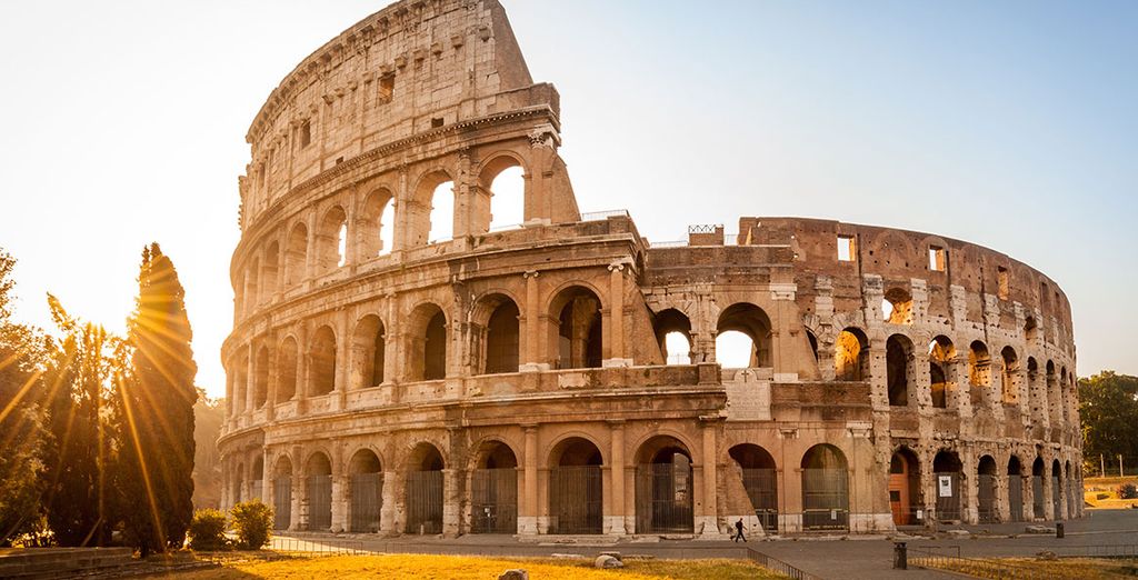 Discover Rome starting by the Colosseum