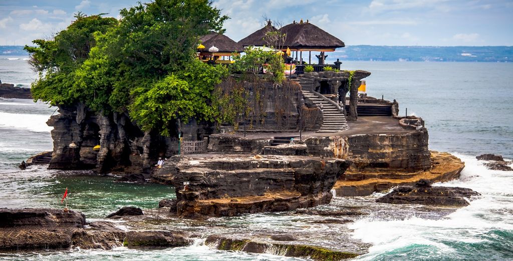 The wonderful temple of Tanah Lot in Bali