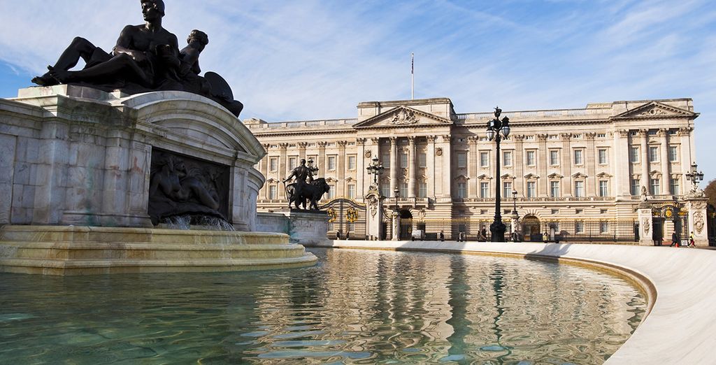 Our Travel Guide in London : Buckingham Palace
