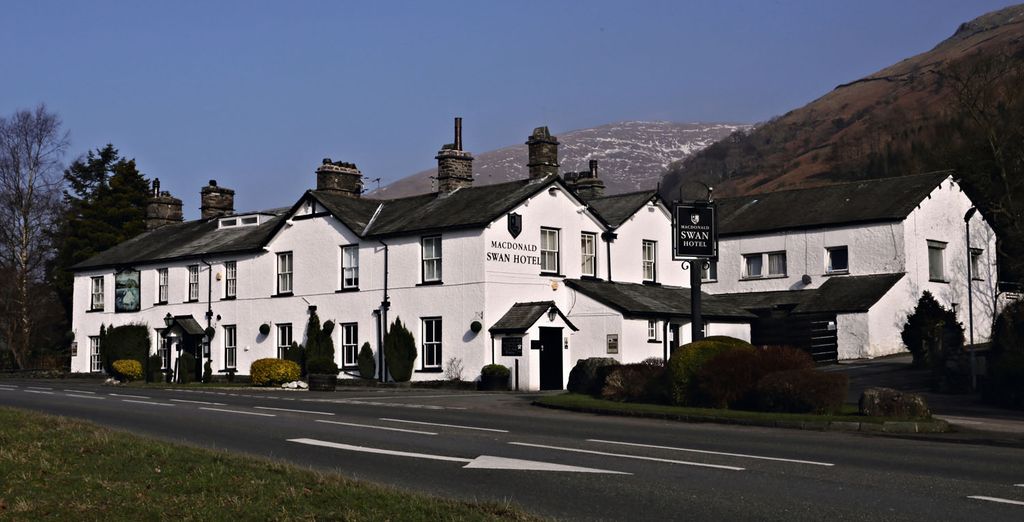 Macdonald Swan Hotel 3*