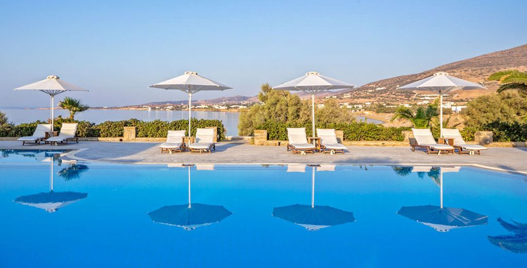 Poseidon of Paros 4*