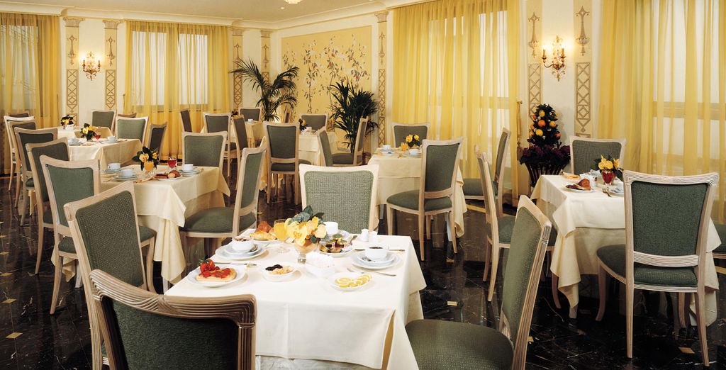 Donna Laura Palace 4*