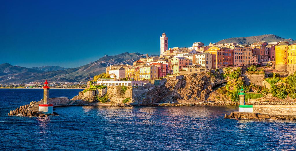 Chiar Di Luna 4* con volo o Sardinia Ferries