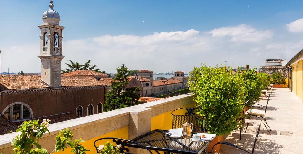 NH Venezia Santa Lucia 4*
