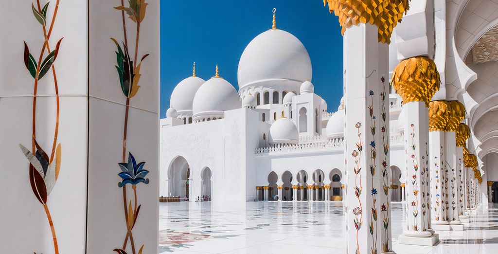 The Ritz Carlton Abu Dhabi Grand Canal 5* con possibile estensione a Dubai