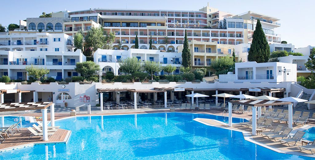 Dolce Attica Riviera 5*