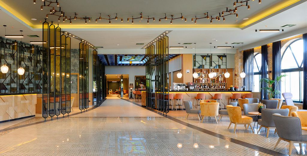 Dolce Attica Riviera 5*