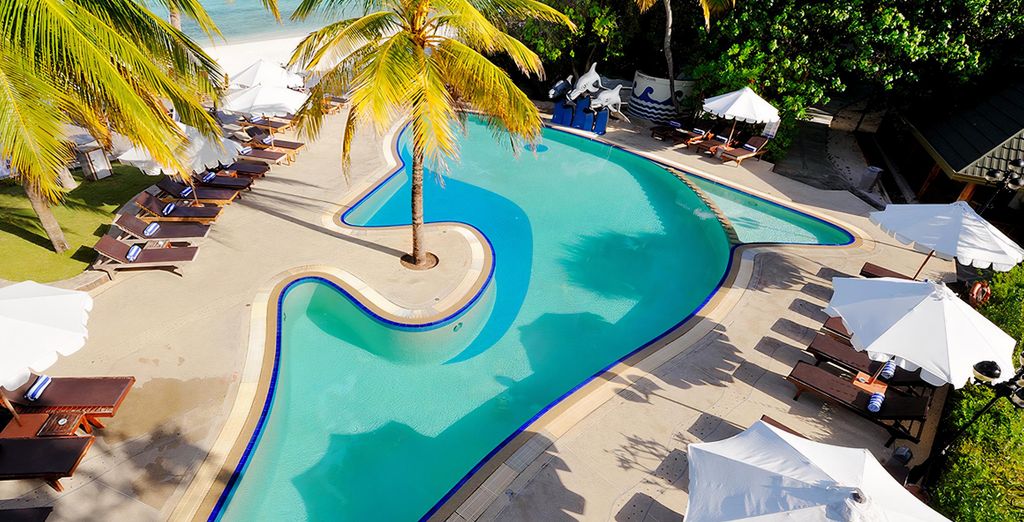 Paradise Island Beach Resort & Spa 4*S