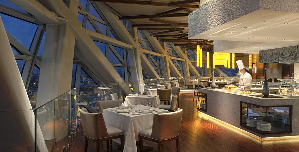 Hyatt Andaz Capital Gate 5* con biglietti per il Gran Premio di Formula 1