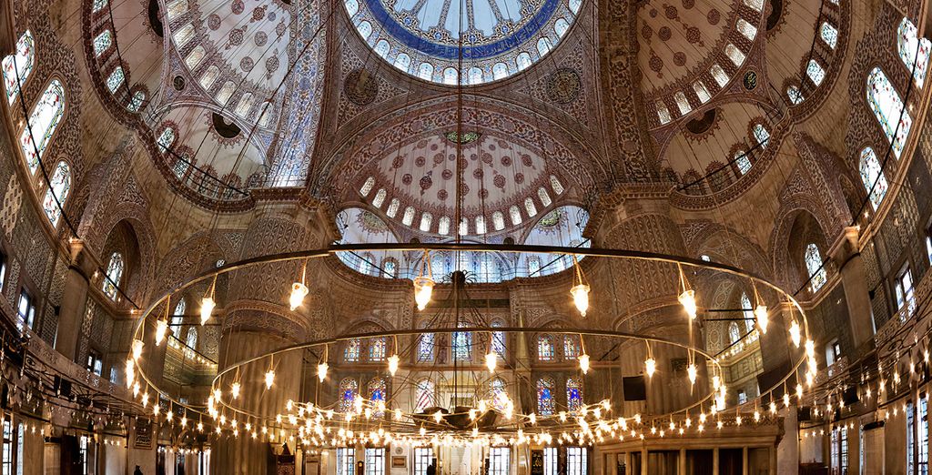 Tour di gruppo: Festività nella Terra delle moschee