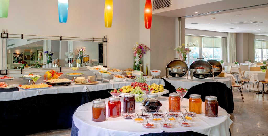 Polis Grand Hotel 4*