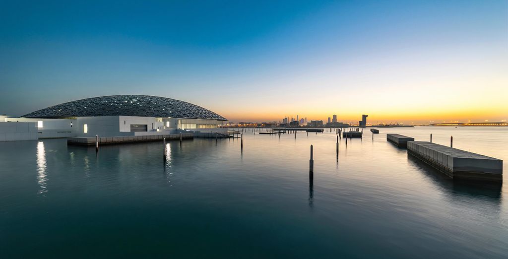 The Ritz Carlton Abu Dhabi Grand Canal 5* con possibile estensione a Dubai