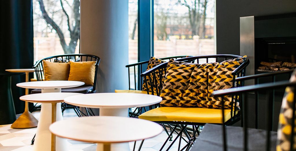 Hotel NH Berlin Alexanderplatz 4*