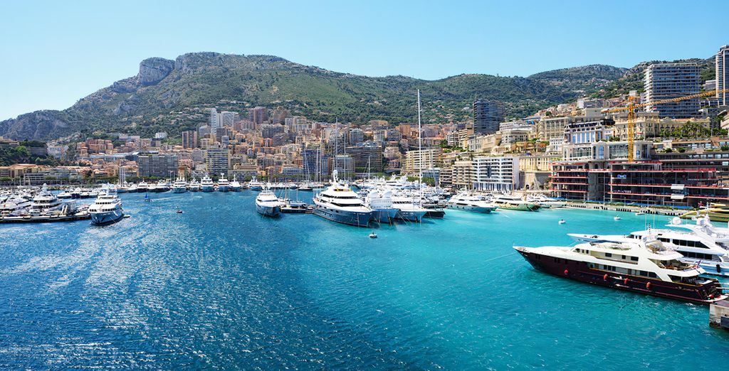 Hotels et port à Monaco