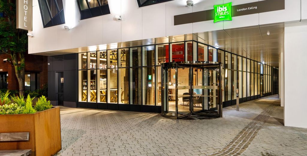 Harry Potter Warner Brothers Studio Tour & Hotel Ibis Styles London Ealing