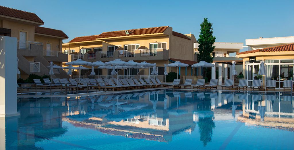 Lavris Hotels & Spa 4*