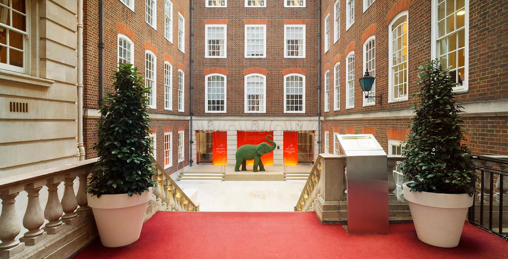 Apex Temple Court Hotel 4*