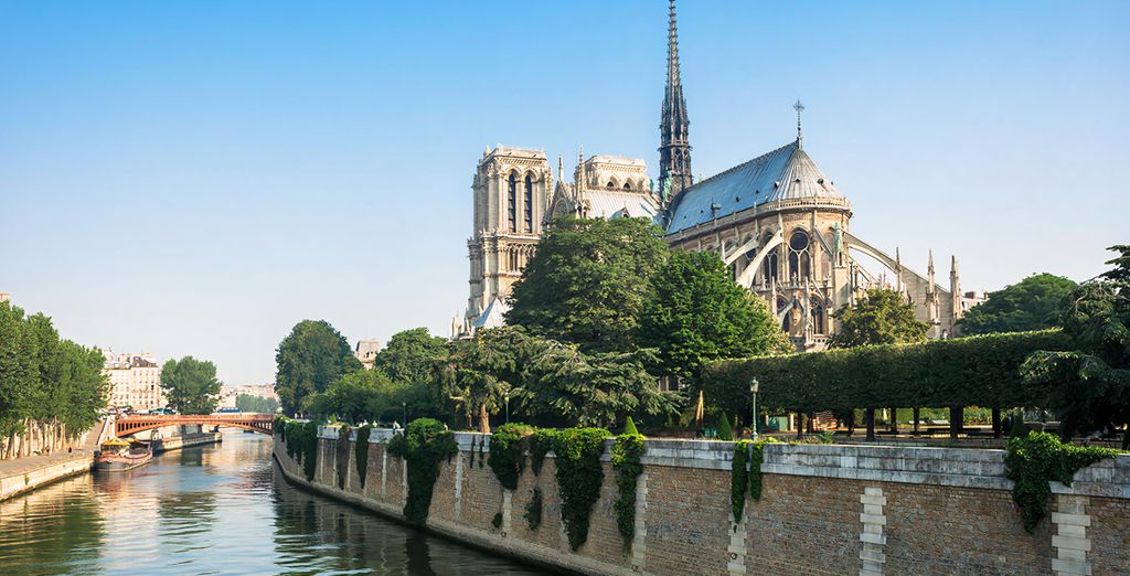 Hotel Eiffel Blomet 4*